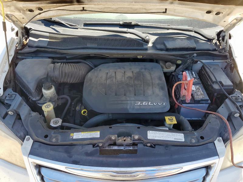2012 CHRYSLER TOWN & COUNTRY TOURING L — Фото 12 из 13