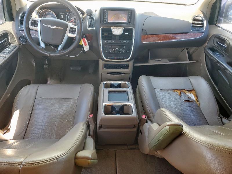 2012 CHRYSLER TOWN & COUNTRY TOURING L — Фото 8 из 13