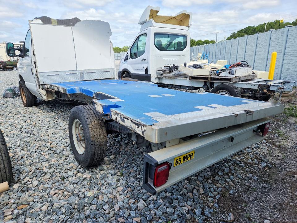 2023 FORD E350 FLATBED TRUCK — Фото 6 из 13