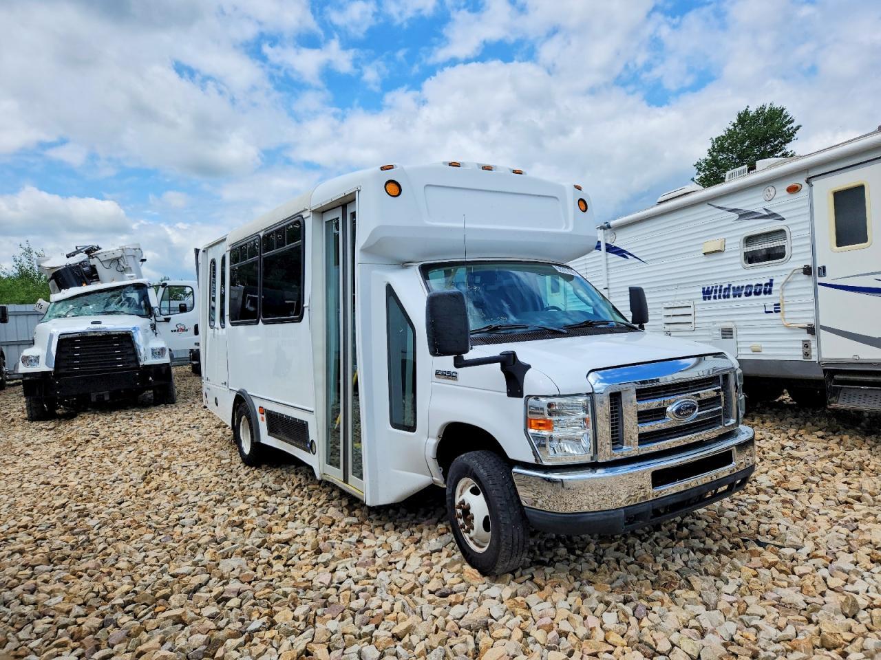 2017 FORD ECONOLINE E450 SUPER DUTY CUTAWAY VAN — Фото 9 из 10