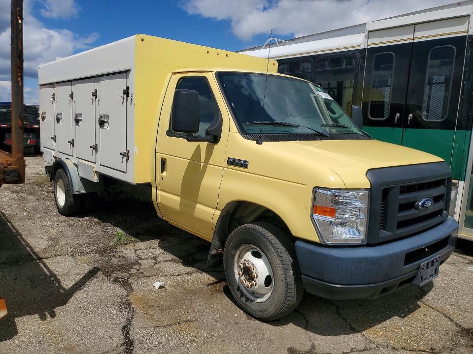 2019 FORD ECONOLINE E450 SUPER DUTY CUTAWAY VAN — Фото 4 из 12