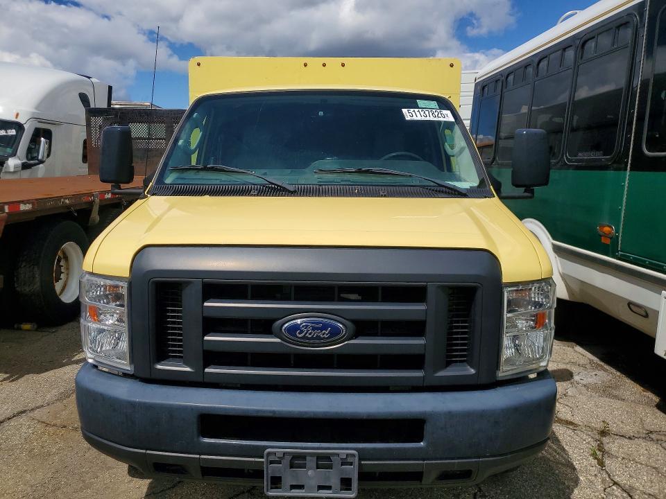 2019 FORD ECONOLINE E450 SUPER DUTY CUTAWAY VAN — Фото 5 из 12