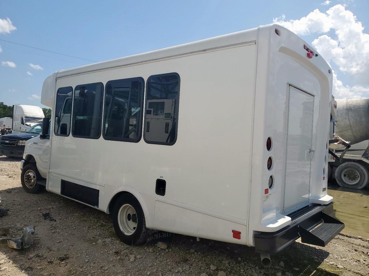 2024 FORD ECONOLINE E-450 — Фото 3 из 10