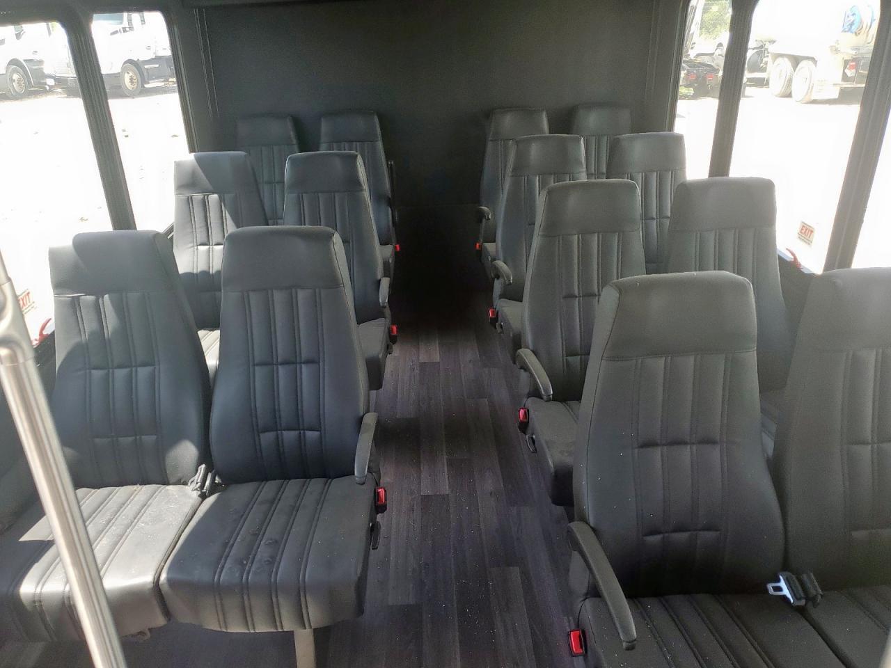 2024 FORD ECONOLINE E-450 — Фото 6 из 10