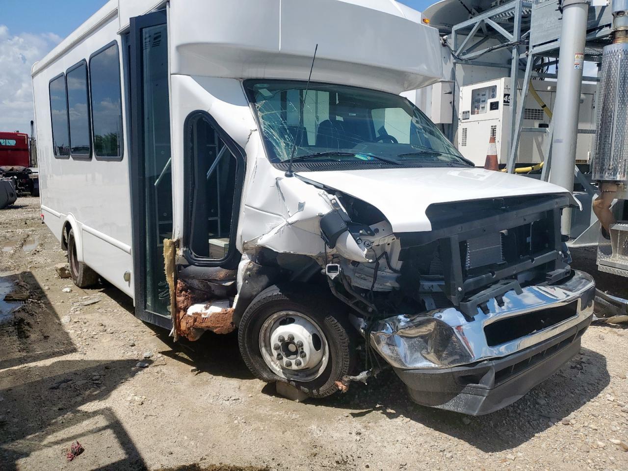 2024 FORD ECONOLINE E-450 — Фото 9 из 10