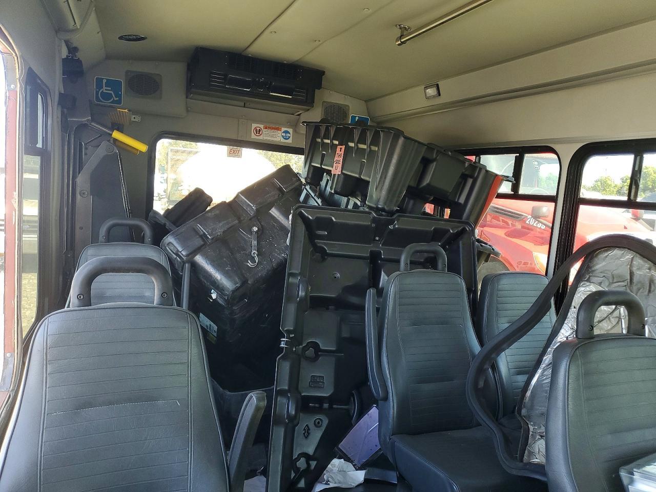 2013 FORD ECONOLINE E350 SUPER DUTY CUTAWAY VAN — Фото 6 из 10