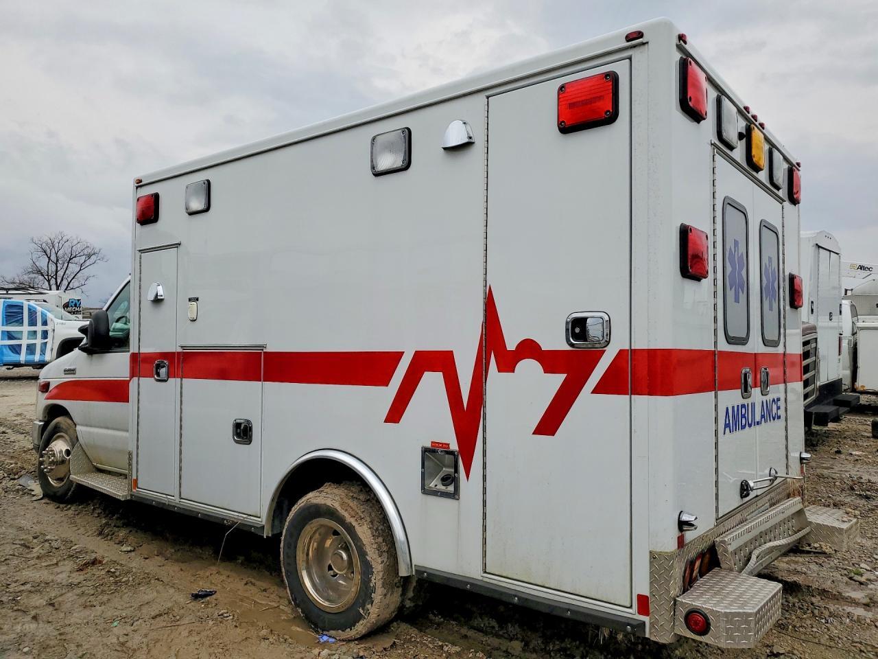 2021 FORD ECONOLINE E350 SD AMBULANCE — Фото 2 из 12