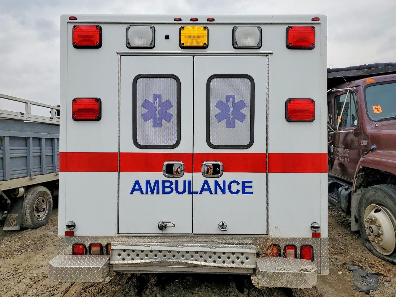 2021 FORD ECONOLINE E350 SD AMBULANCE — Фото 6 из 12