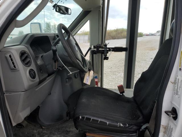 2016 FORD ECONOLINE E450 SUPER DUTY CUTAWAY VAN — Фото 7 из 13