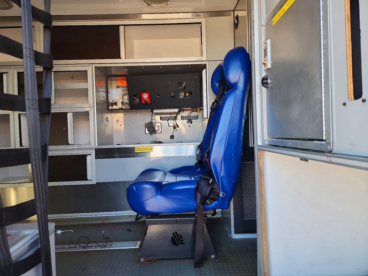 2016 FORD F450 SD AMBULANCE — Фото 10 из 12
