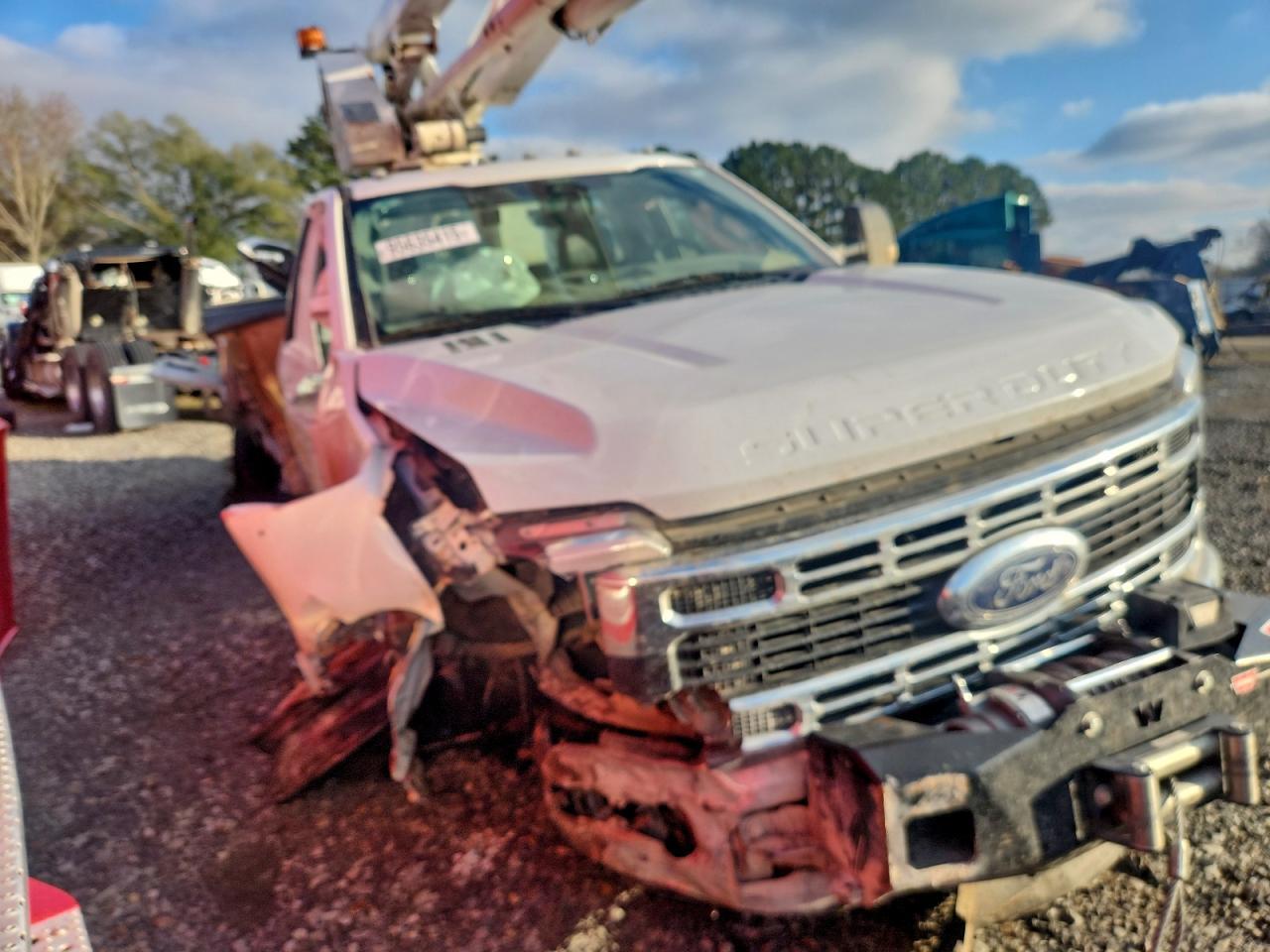 2024 FORD F550 SUPER DUTY — Фото 4 из 12