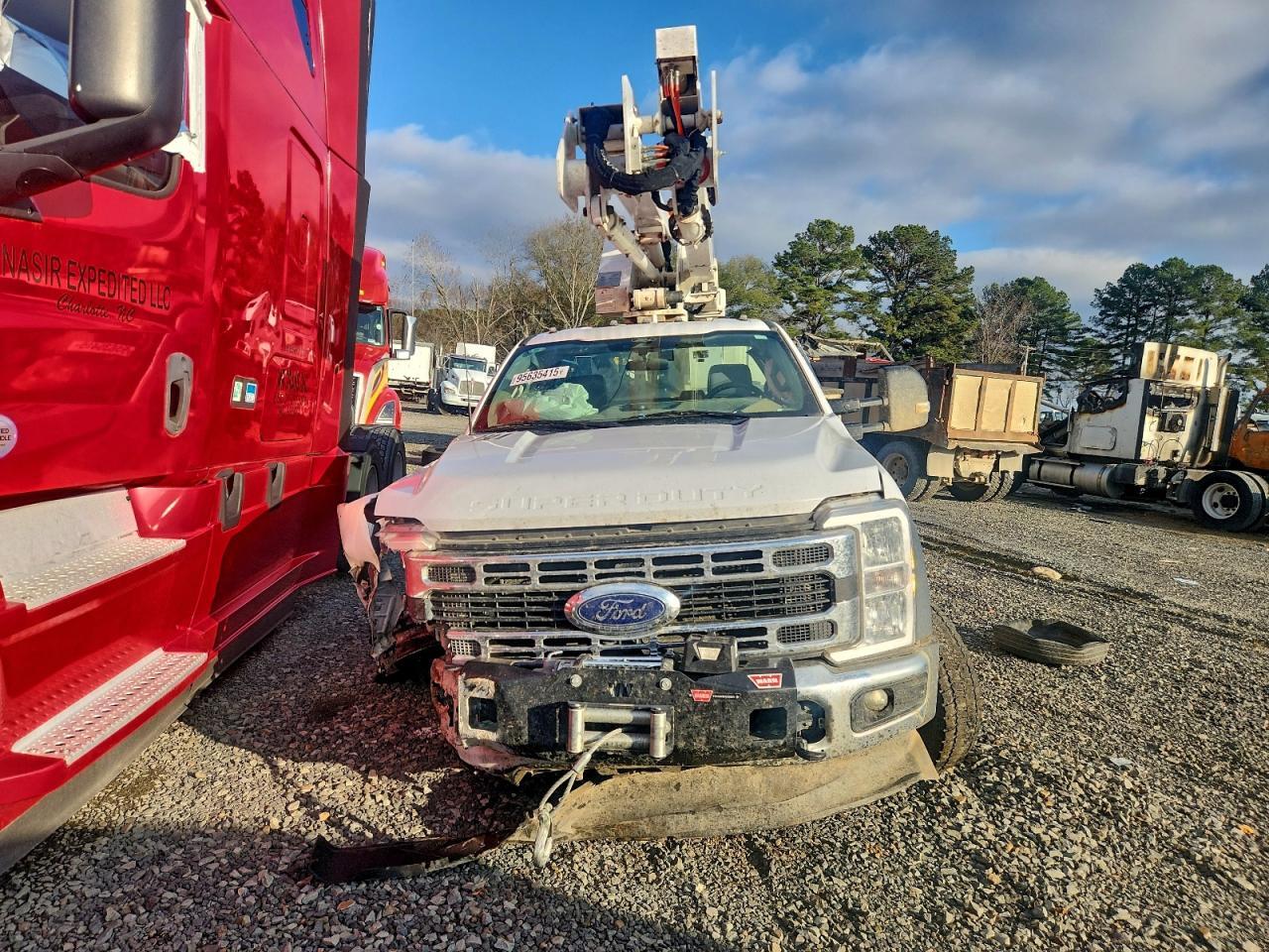 2024 FORD F550 SUPER DUTY — Фото 5 из 12