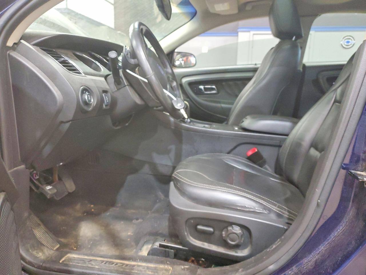 2011 FORD TAURUS SEL — Фото 7 из 12
