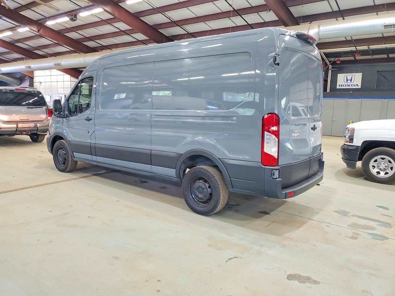 2021 FORD TRANSIT 250 DELIVERY VAN — Фото 2 из 13
