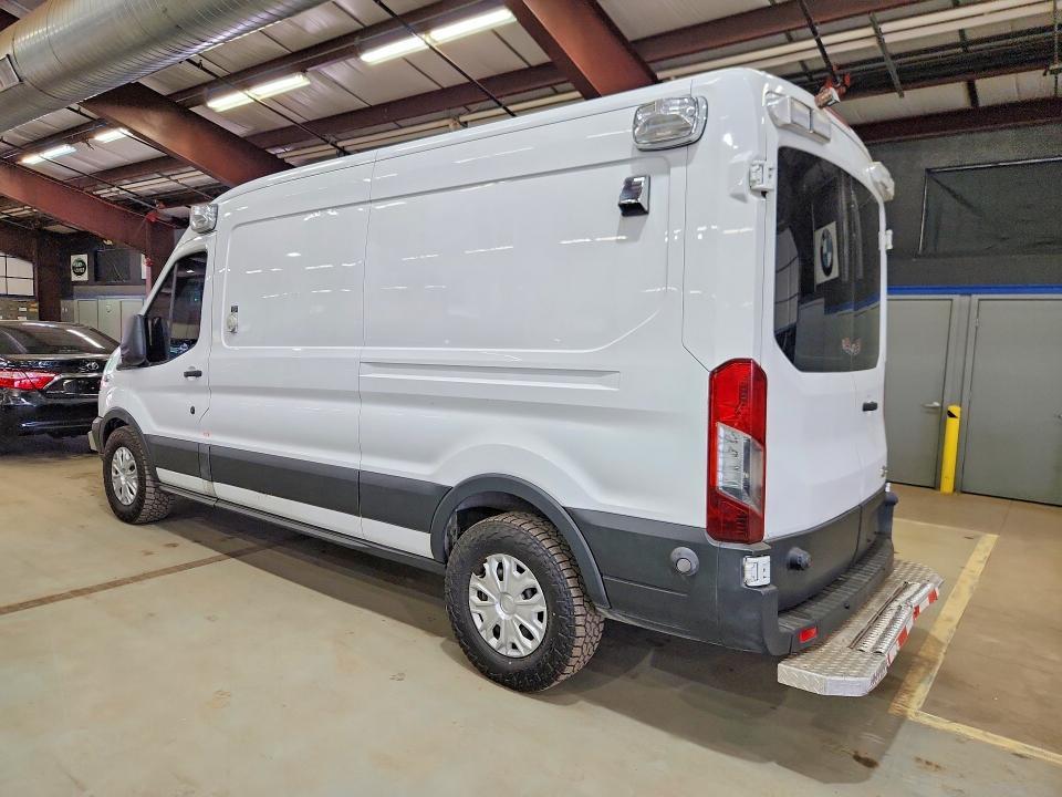 2015 FORD TRANSIT T-250 — Фото 2 из 13