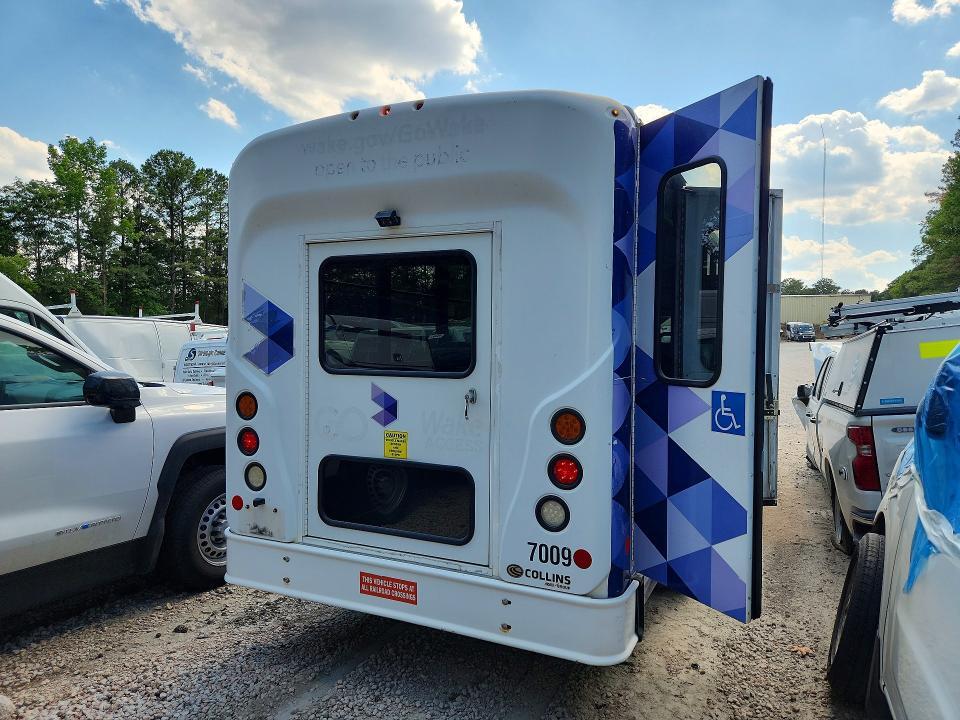 2017 FORD TRANSIT SHUTTLE BUS — Фото 3 из 12
