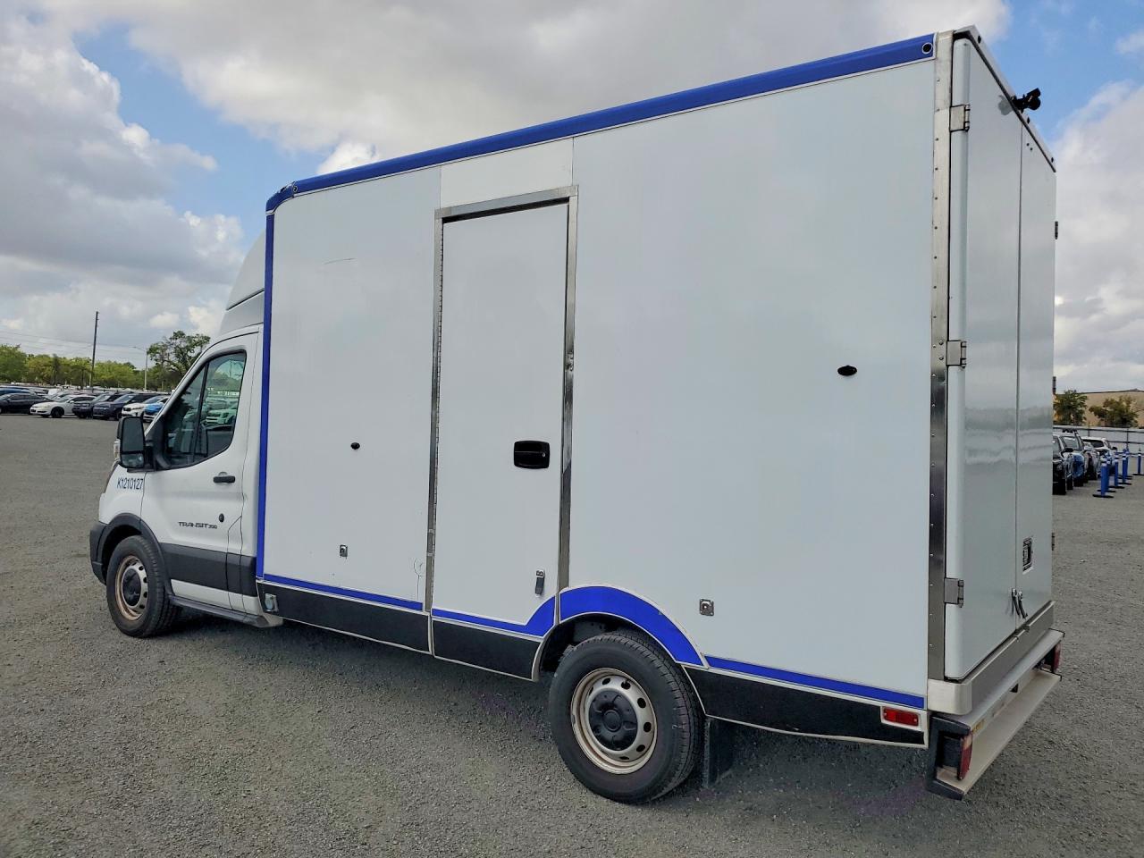 2021 FORD TRANSIT DELIVERY TRUCK — Фото 2 из 13