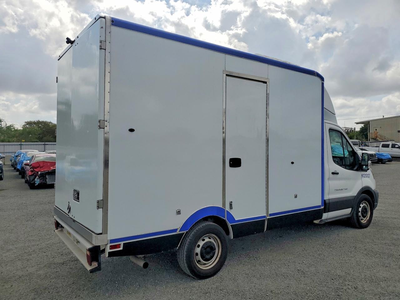 2021 FORD TRANSIT DELIVERY TRUCK — Фото 3 из 13