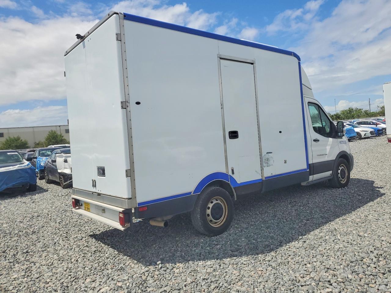 2021 FORD TRANSIT DELIVERY TRUCK — Фото 3 из 13