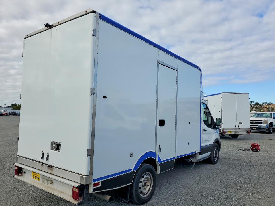 2020 FORD TRANSIT DELIVERY TRUCK — Фото 3 из 13