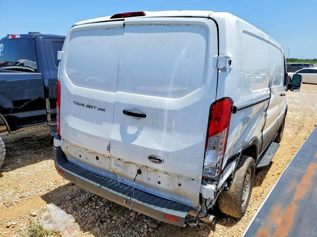 2023 FORD TRANSIT T-250 — Фото 3 из 12