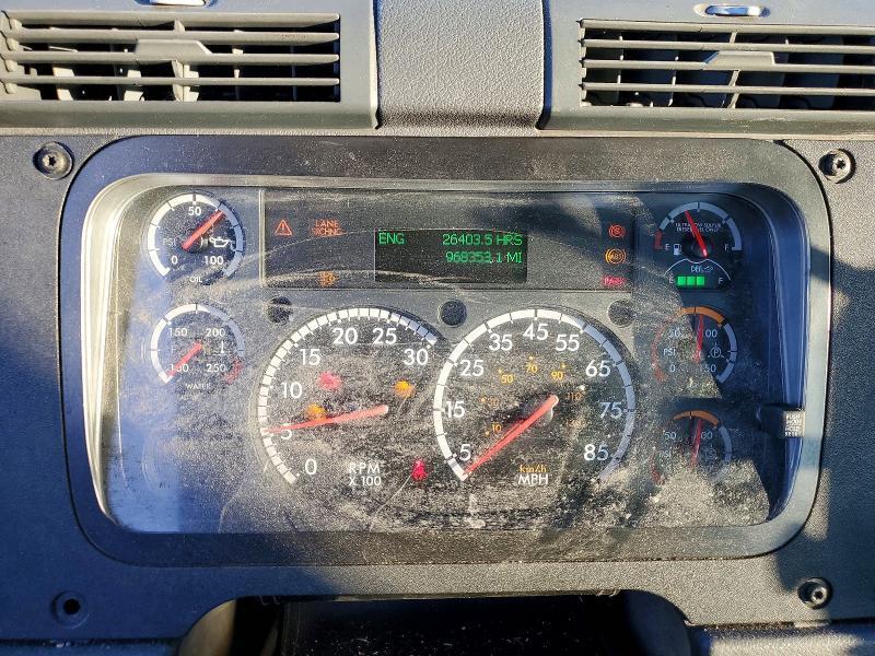 2016 FREIGHTLINER CASCADIA 125 — Фото 8 из 10