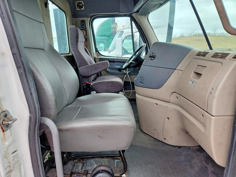 2016 FREIGHTLINER CASCADIA 125 SEMI TRUCK — Фото 5 из 10