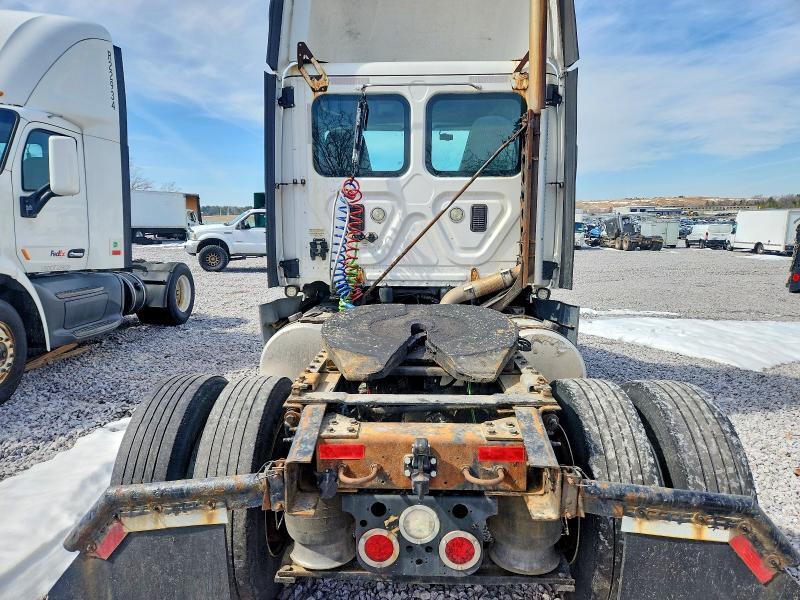 2016 FREIGHTLINER CASCADIA 125 SEMI TRUCK — Фото 6 из 10