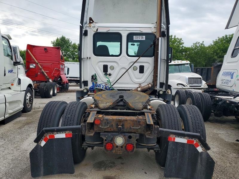 2016 FREIGHTLINER CASCADIA 125 SEMI TRUCK — Фото 6 из 10