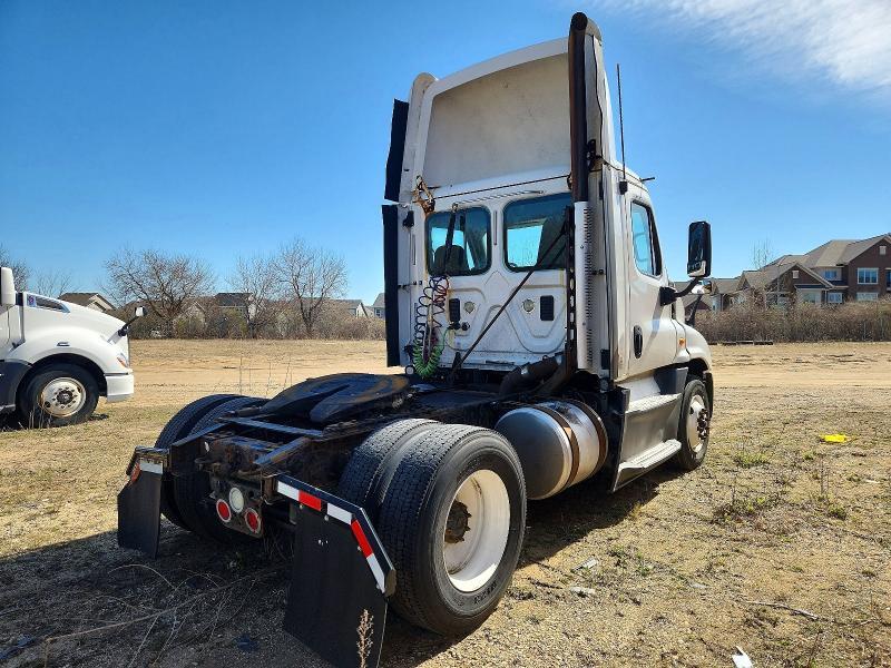 2016 FREIGHTLINER CASCADIA 125 SEMI TRUCK — Фото 4 из 10