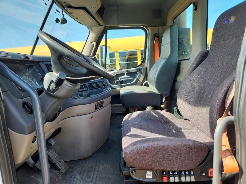 2016 FREIGHTLINER CASCADIA 125 SEMI TRUCK — Фото 5 из 10