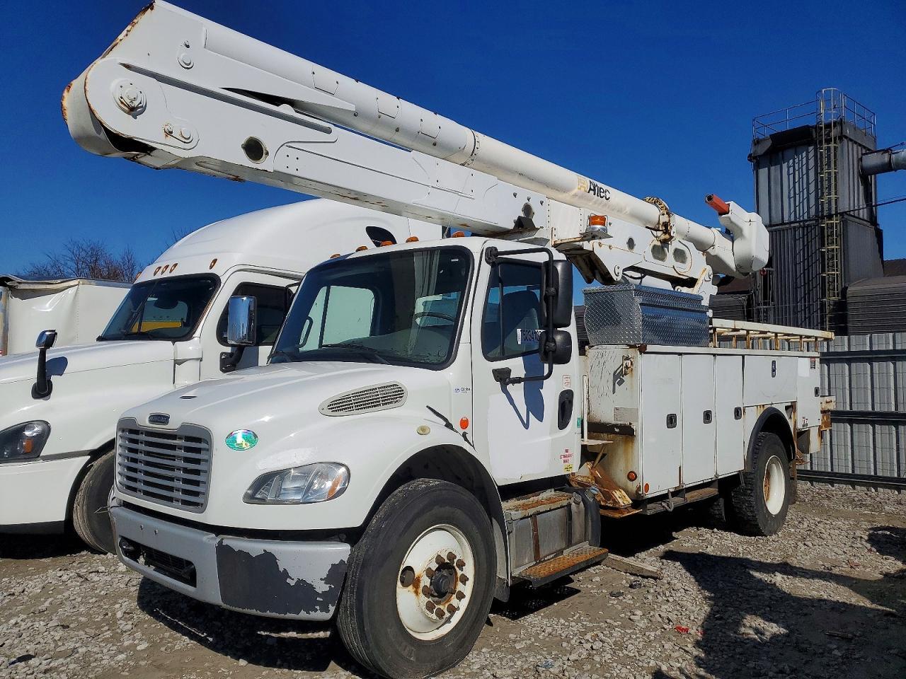 2015 FREIGHTLINER BUSINESS CLASS M2 BUCKET TRUCK — Фото 2 из 10