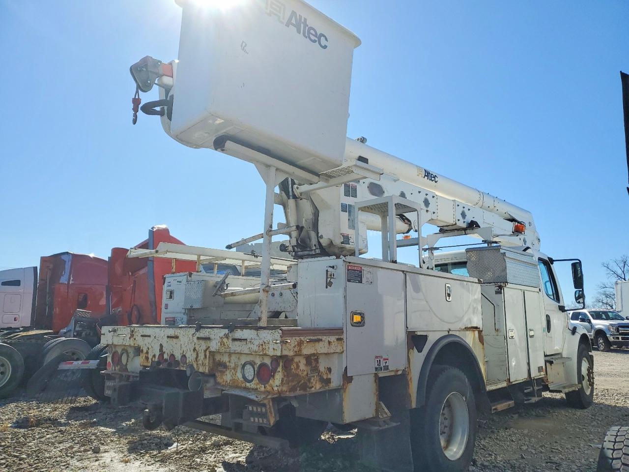 2015 FREIGHTLINER BUSINESS CLASS M2 BUCKET TRUCK — Фото 4 из 10