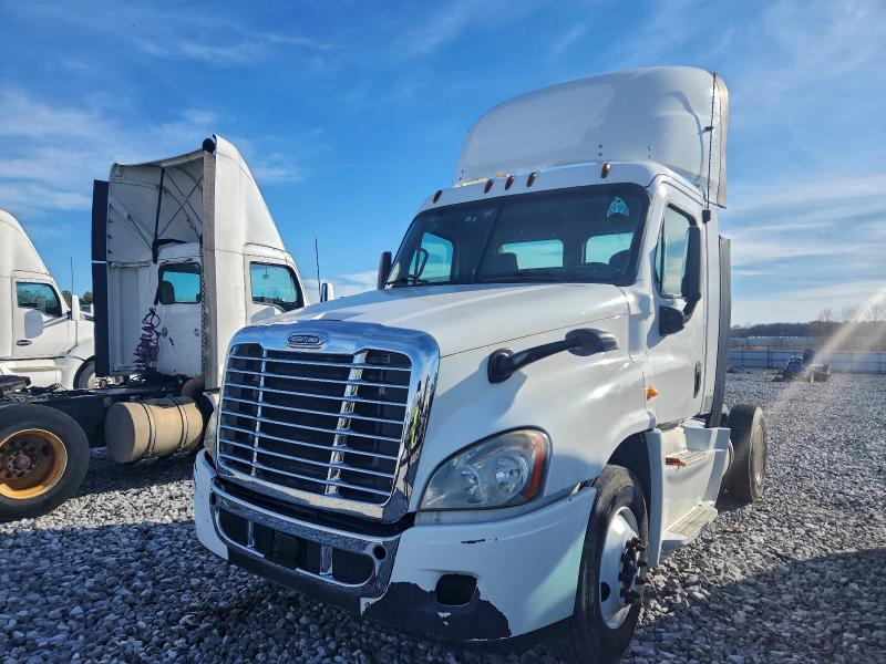 2014 FREIGHTLINER CASCADIA SEMI TRUCK — Фото 2 из 10