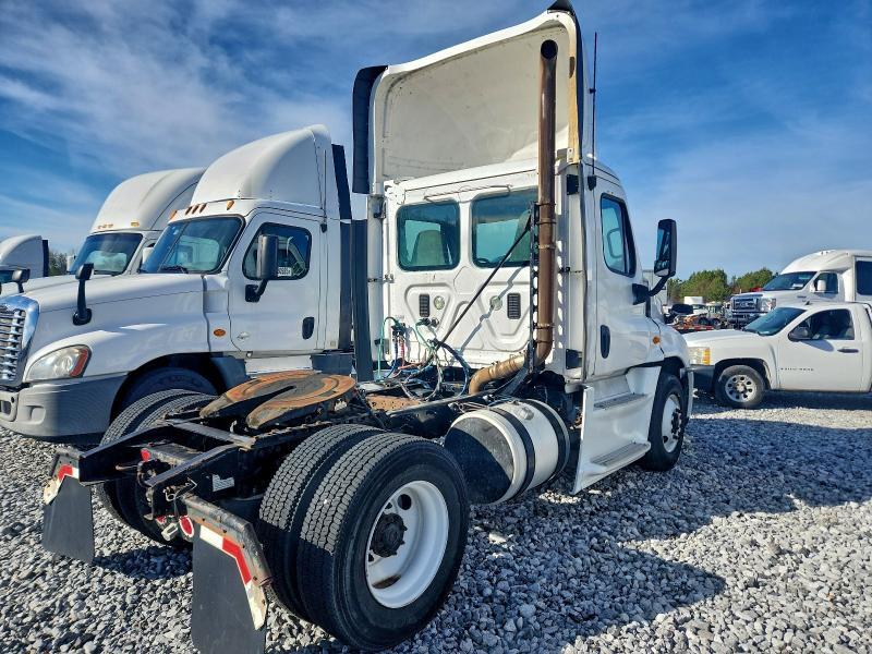 2014 FREIGHTLINER CASCADIA SEMI TRUCK — Фото 4 из 10