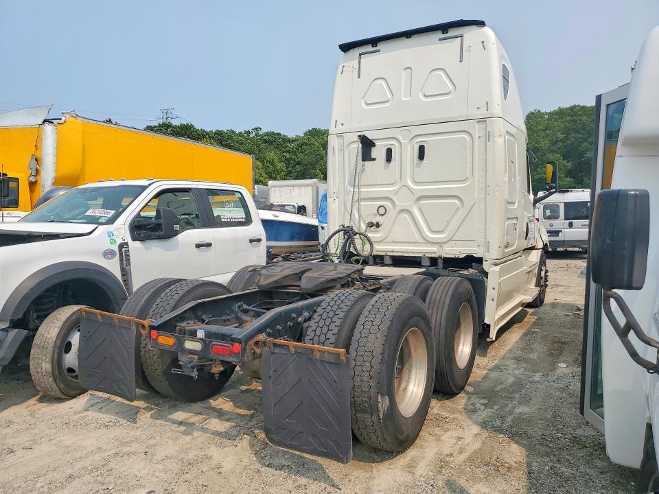 2019 FREIGHTLINER CASCADIA 126 SEMI TRUCK — Фото 3 из 14