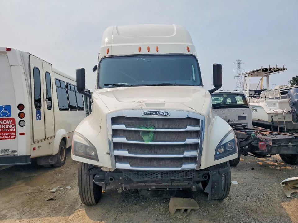 2019 FREIGHTLINER CASCADIA 126 SEMI TRUCK — Фото 5 из 14