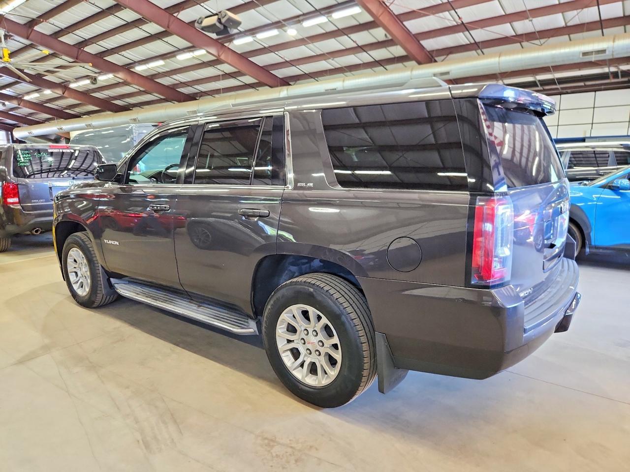 2015 GMC YUKON SLE — Фото 2 из 13