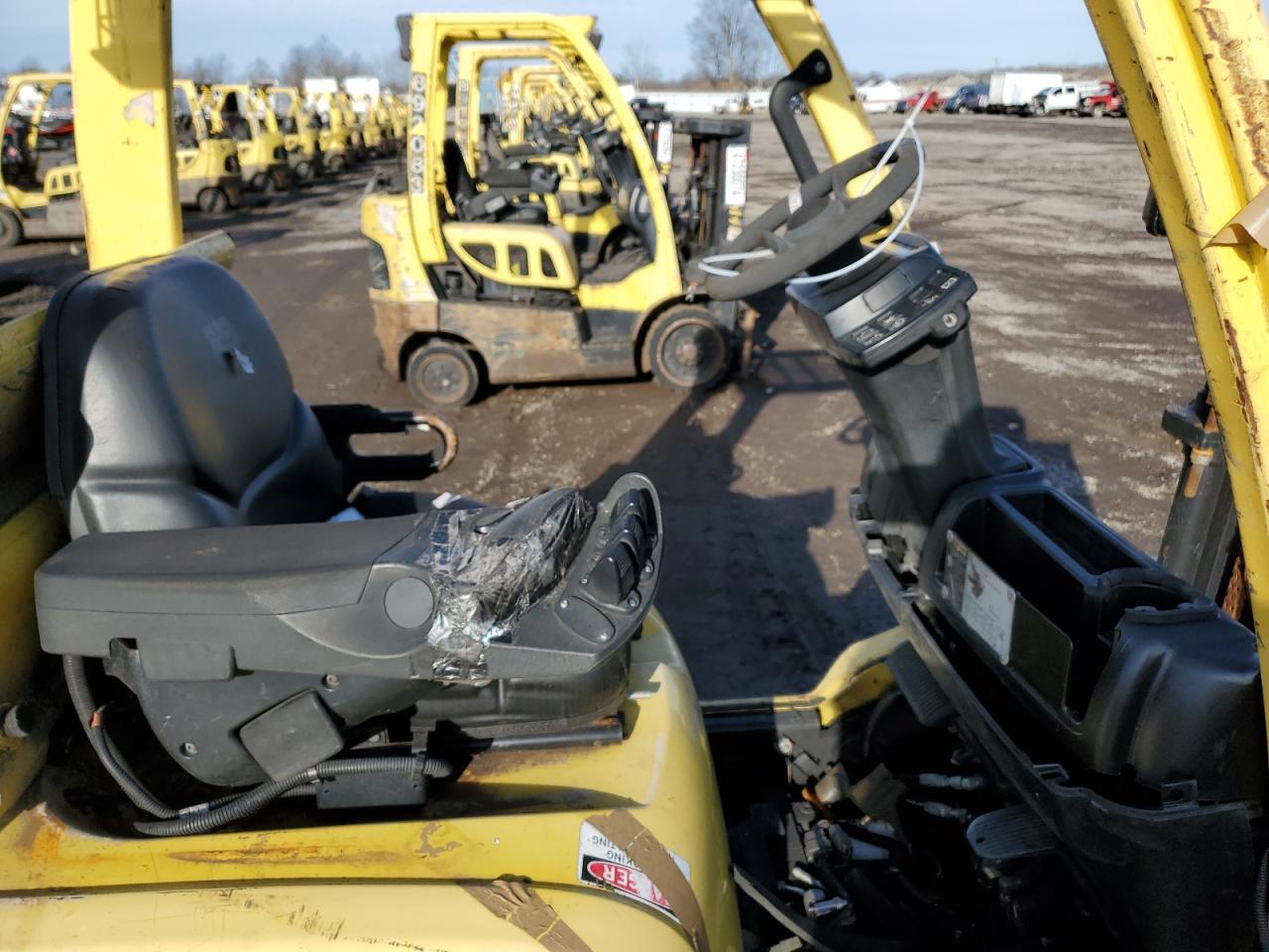 2010 HYSTER FORKLIFT — Фото 5 из 10