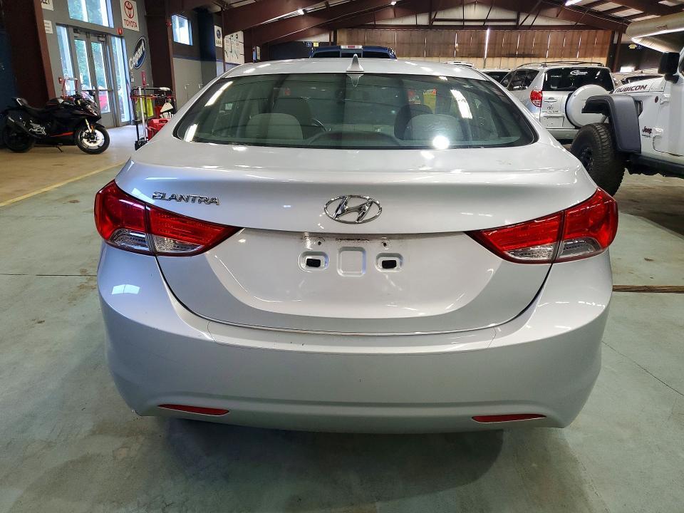 2013 HYUNDAI ELANTRA — Фото 6 из 12