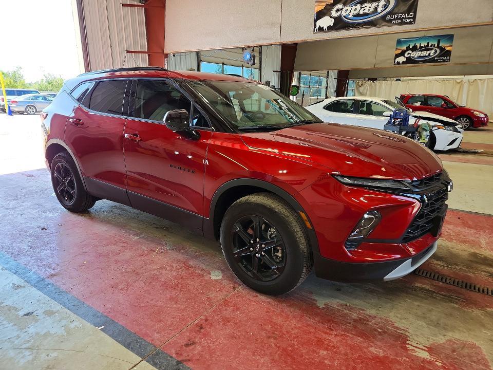 2025 CHEVROLET BLAZER 2LT — Фото 4 из 13