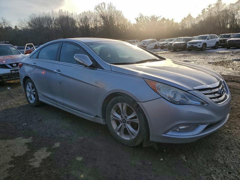 2011 HYUNDAI SONATA SE — Фото 4 из 12