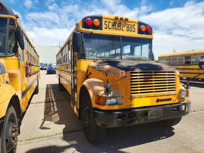 2002 IC CORPORATION CE SERIES SCHOOL - SCHOOL BUS