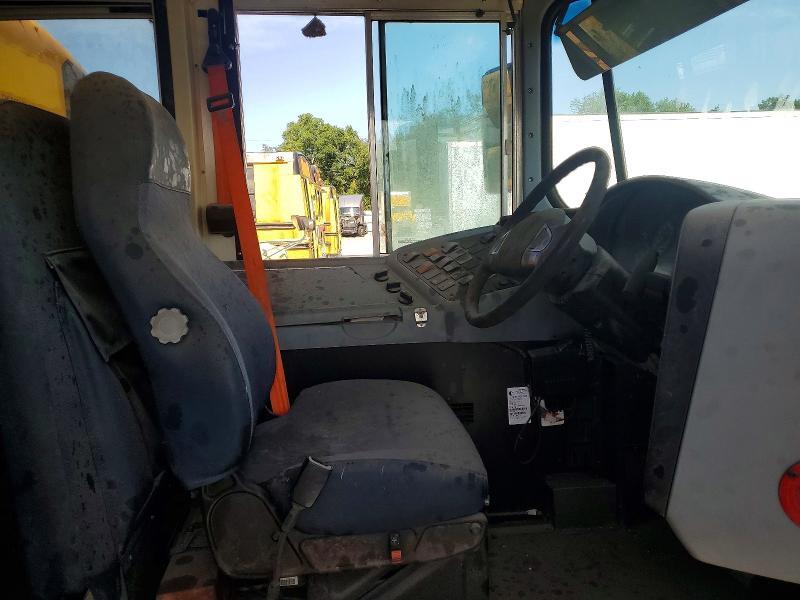 2013 IC CORPORATION CE SERIES SCHOOL - SCHOOL BUS — Фото 5 из 10