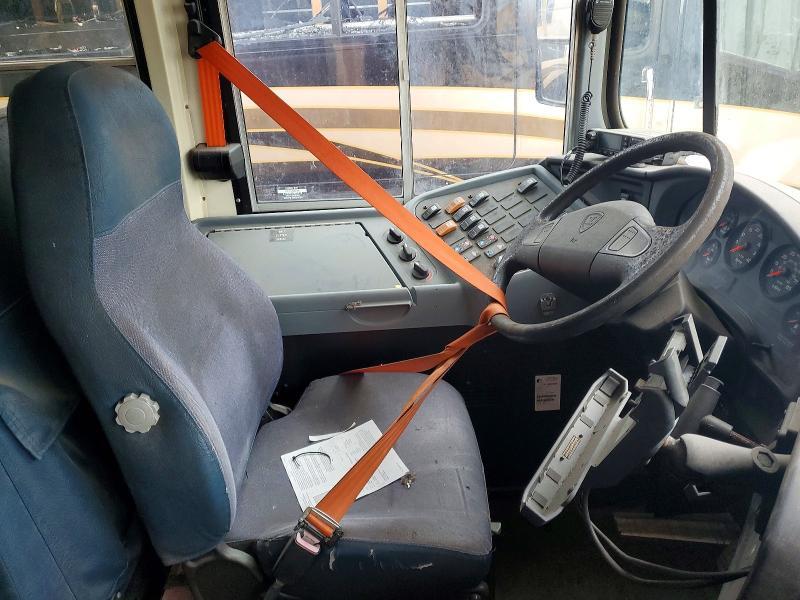 2013 IC CORPORATION CE SERIES SCHOOL - SCHOOL BUS — Фото 5 из 10