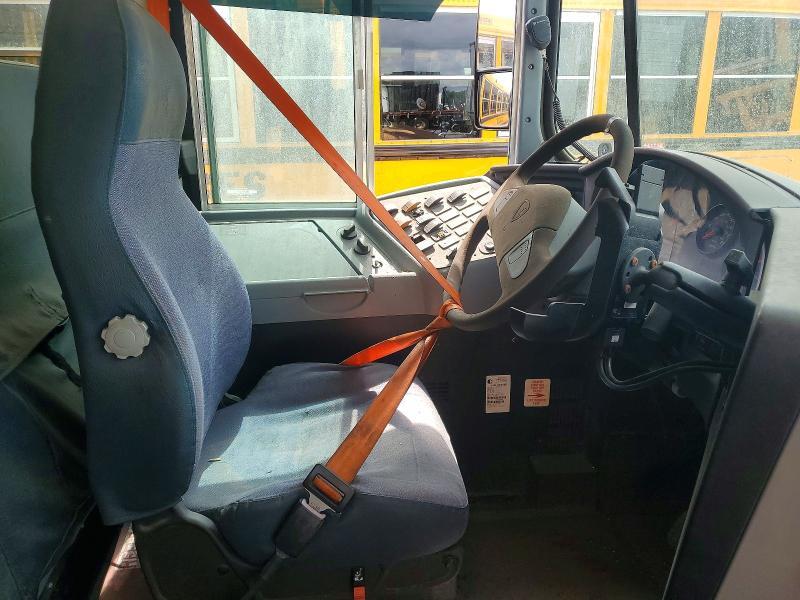 2013 IC CORPORATION CE SERIES SCHOOL - SCHOOL BUS — Фото 5 из 10