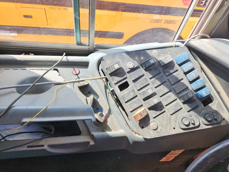 2014 IC CORPORATION CE SERIES SCHOOL - SCHOOL BUS — Фото 9 из 10