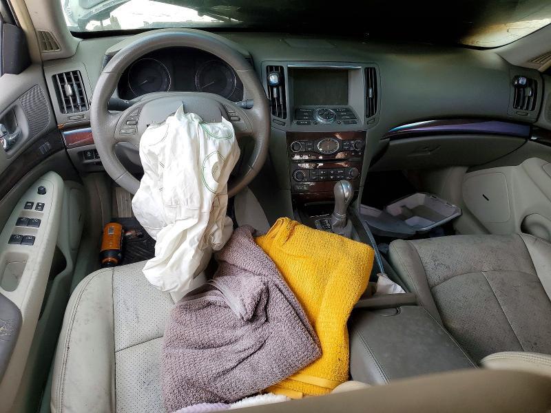 2011 INFINITI G37 SEDAN — Фото 8 из 12