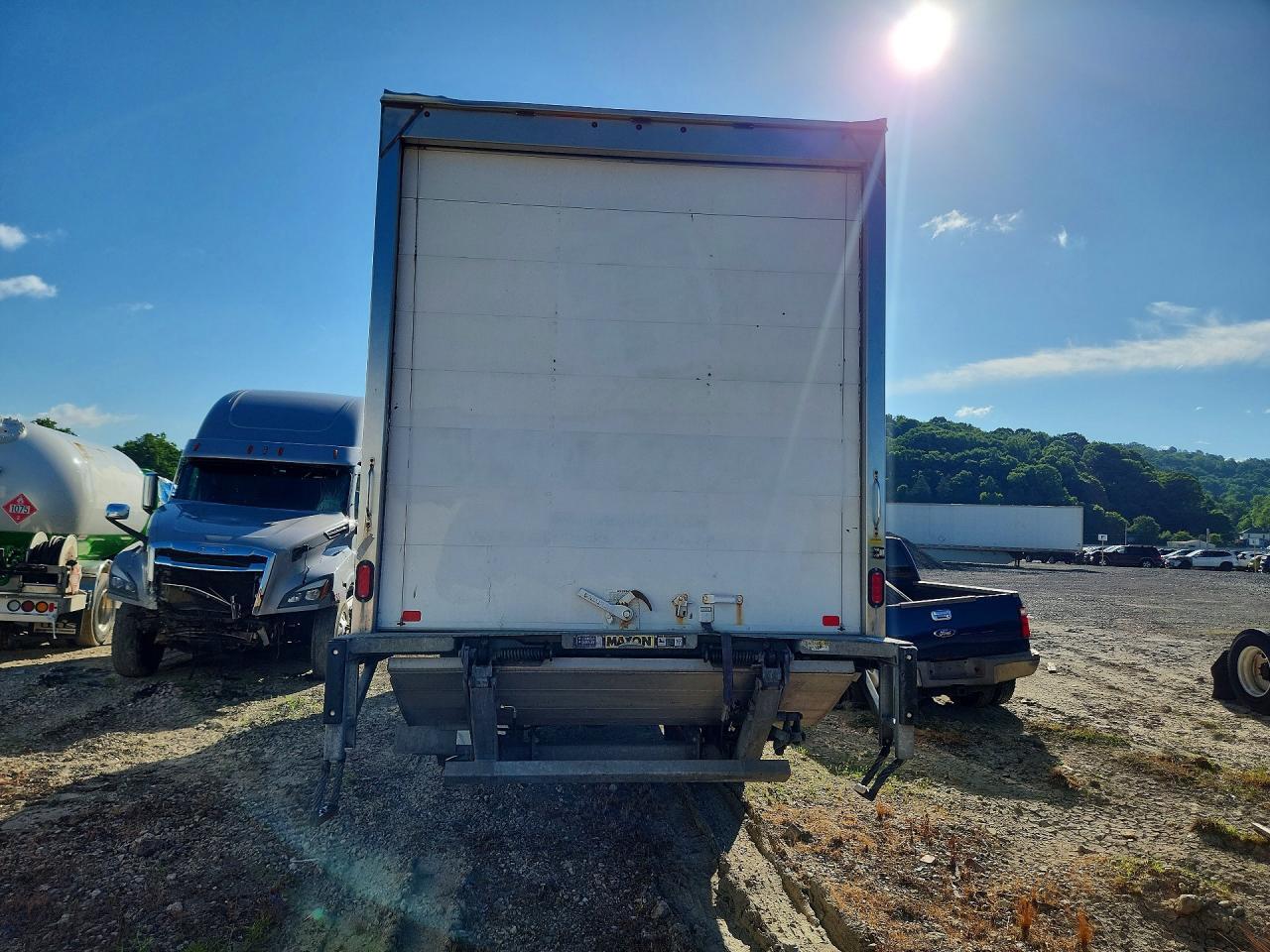 2024 INTERNATIONAL MV607 BOX TRUCK — Фото 6 из 13