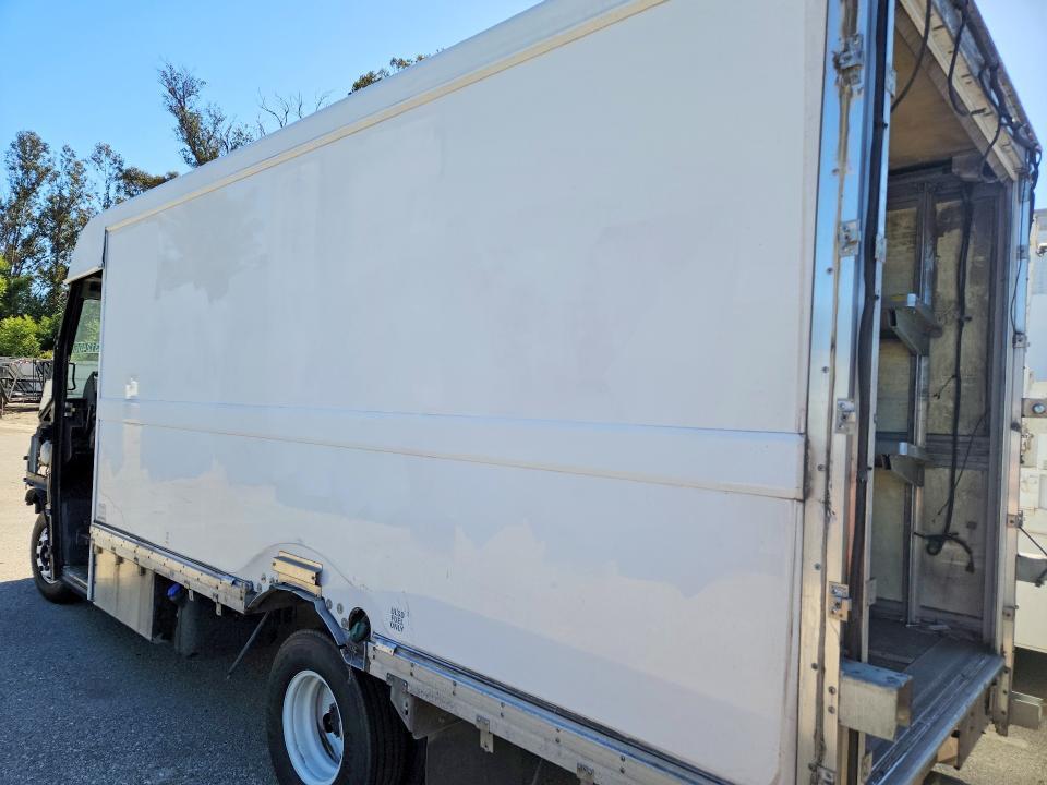 JALB4T172C7W00166 2012 ISUZU NPR photo no. 2